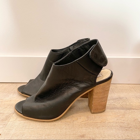 Steve Madden Black Leather Heels size 7 - Picture 1 of 9